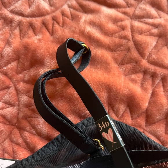 Victoria’s Secret Black Lace Bra- 34D New - Picture 7 of 7